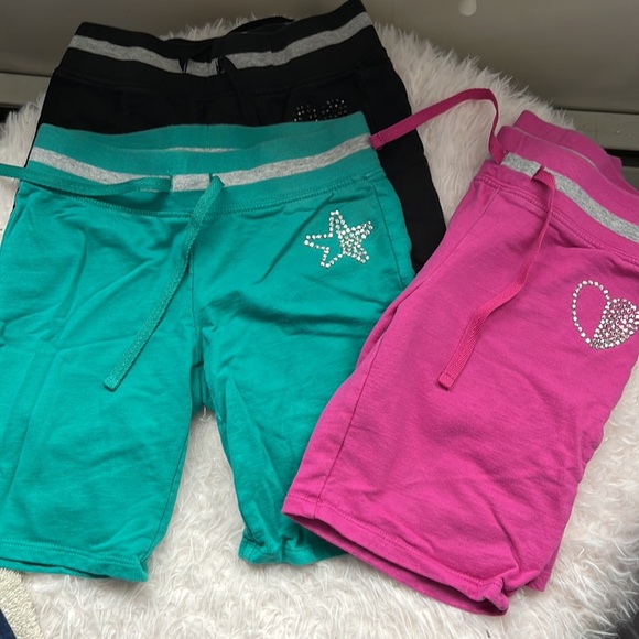 Girls 7-8 shorts . Cotton & easy to match - Picture 3 of 3